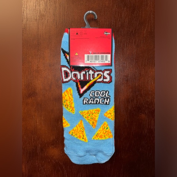 DORITOS NOVELTY ANKLE SOCKS NWT MEN’S SHOE SIZE 6-12 - Picture 2 of 2